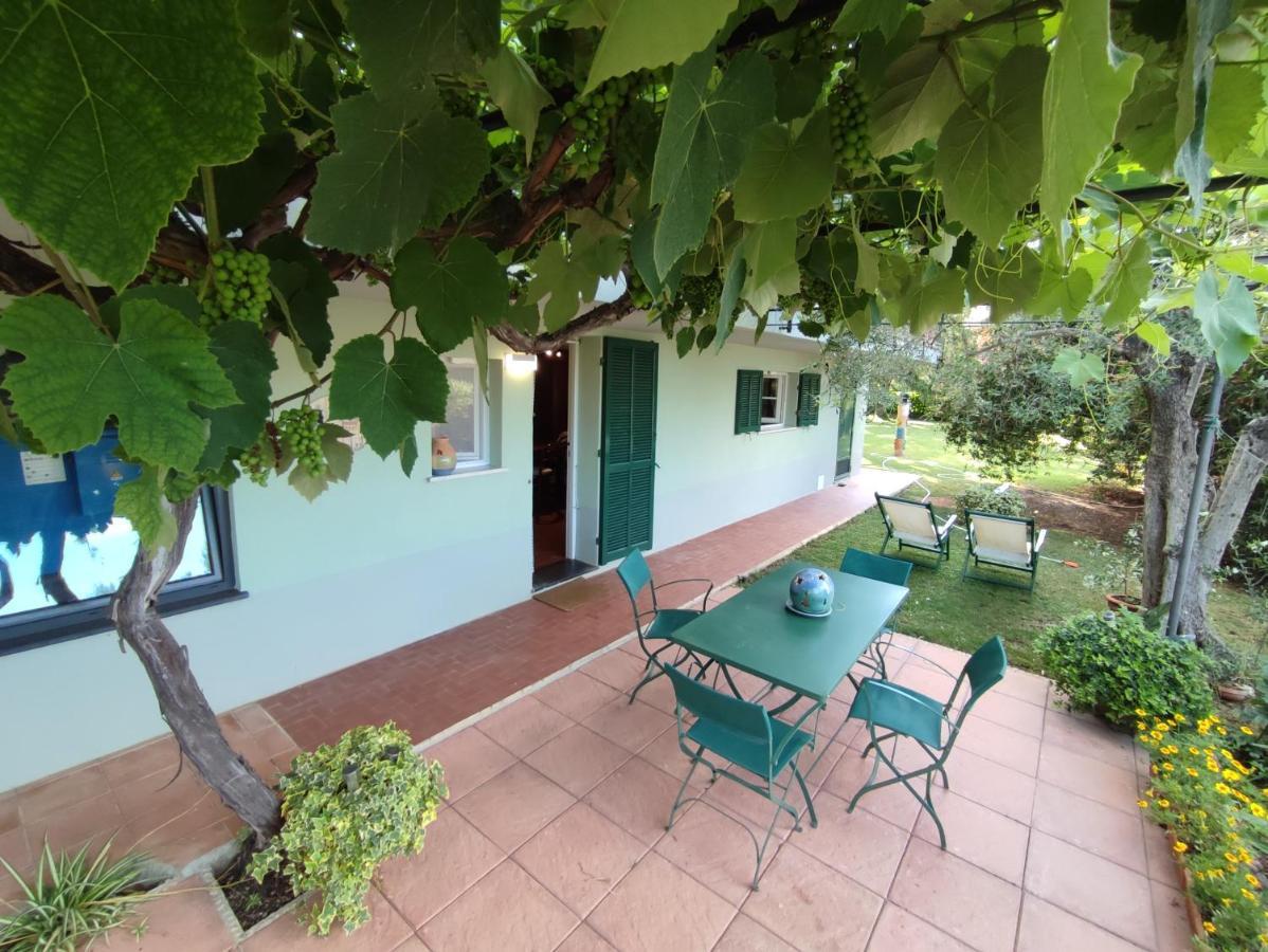 Independent Apartment With A Fabulous Patio - Casa Penny Cisano sul Neva Eksteriør bilde